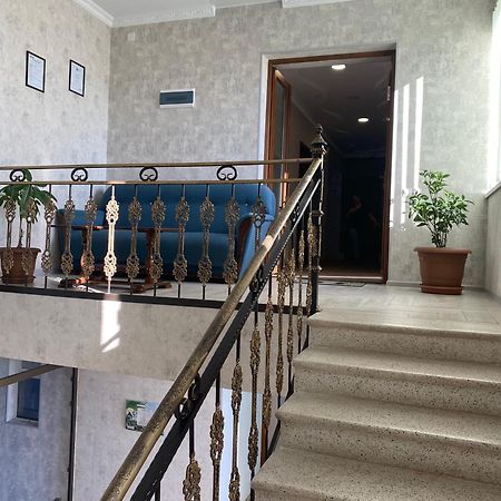 Hotel Sharl Ninotsminda Екстер'єр фото