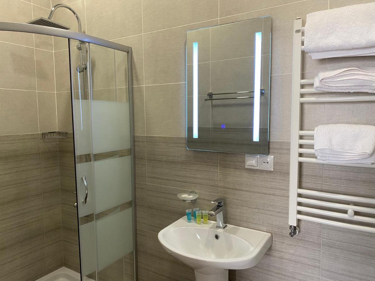 Hotel Sharl Ninotsminda Екстер'єр фото