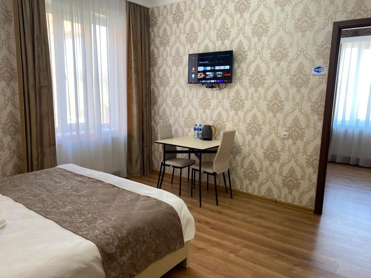 Hotel Sharl Ninotsminda Екстер'єр фото