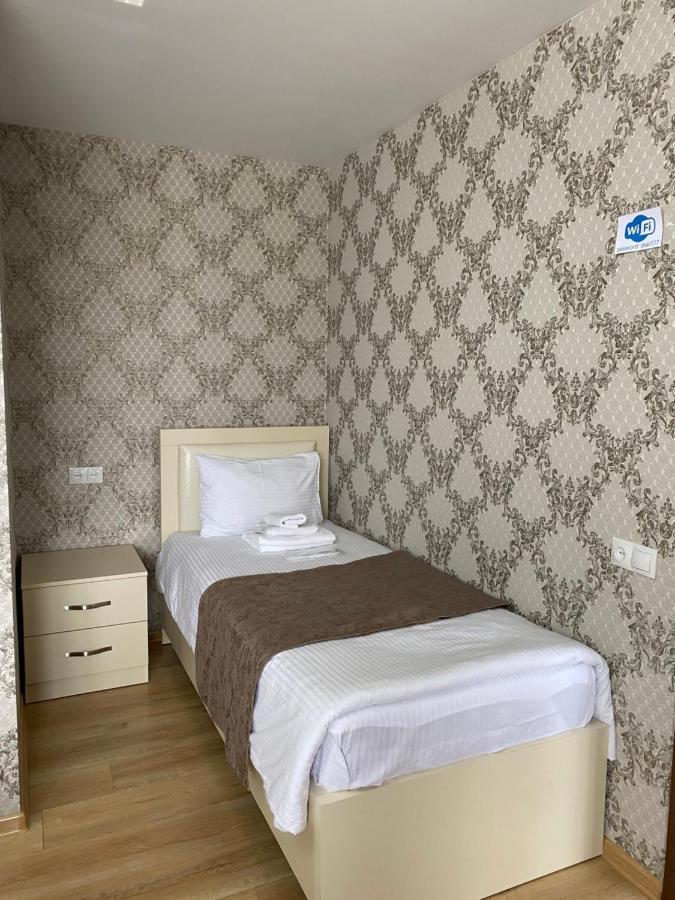 Hotel Sharl Ninotsminda Екстер'єр фото