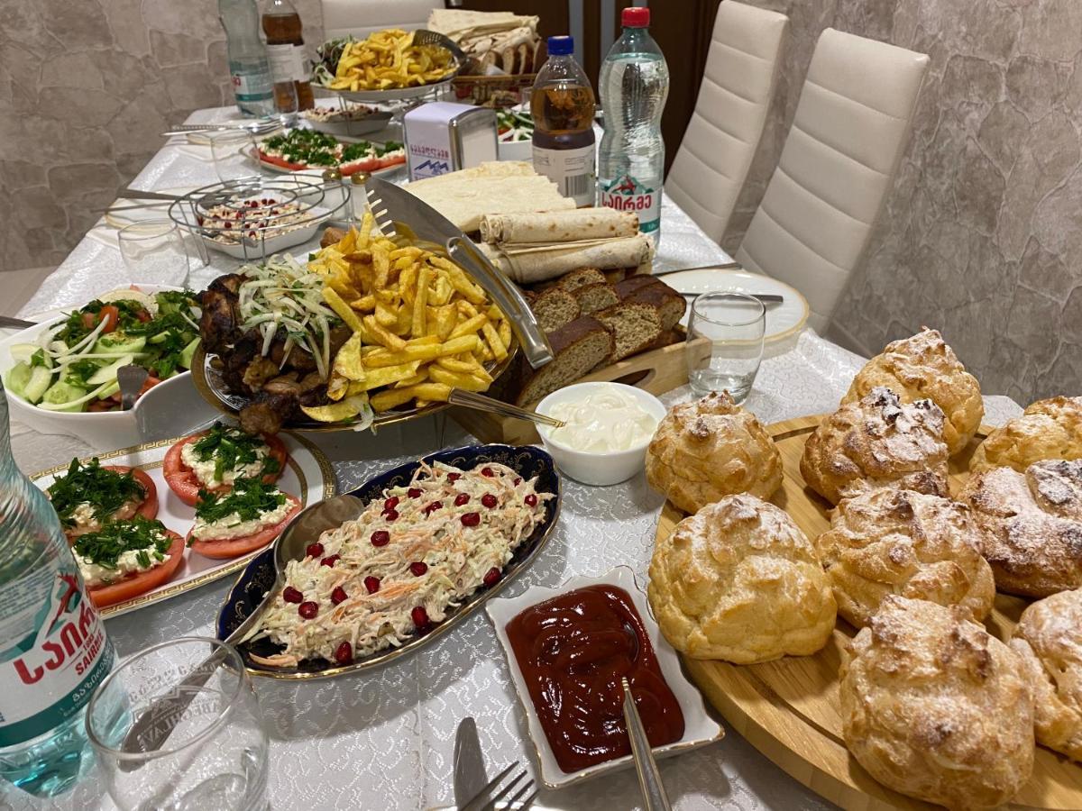 Hotel Sharl Ninotsminda Екстер'єр фото