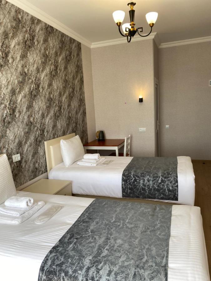 Hotel Sharl Ninotsminda Екстер'єр фото