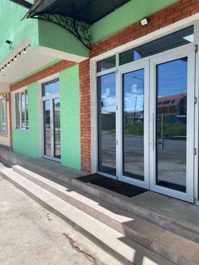 Hotel Sharl Ninotsminda Екстер'єр фото